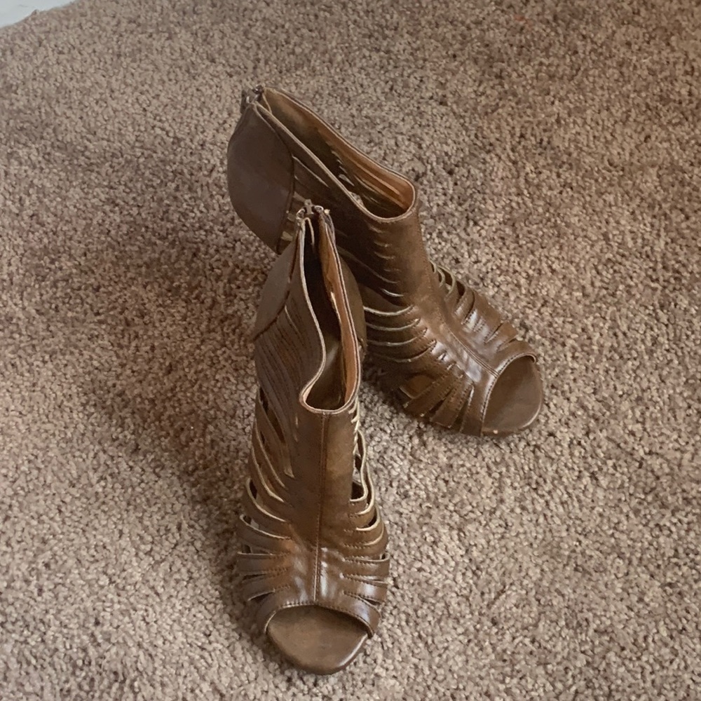 Twentyone brown heeled sandals size 6